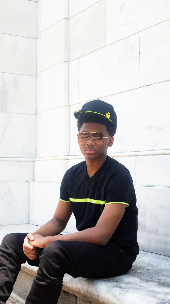 M-Burst V-Neck Black